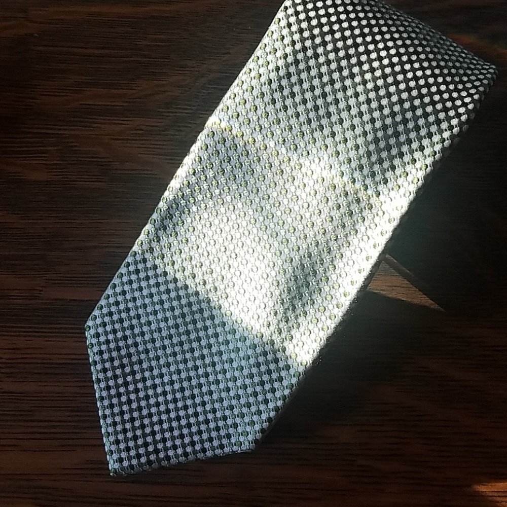 Neck tie
